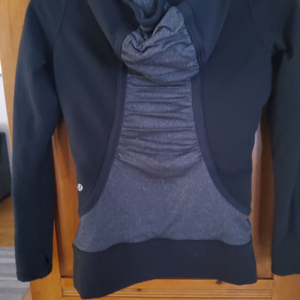 lululemon athletica Black Omega Jacket Size 6 GUC - Picture 7 of 10